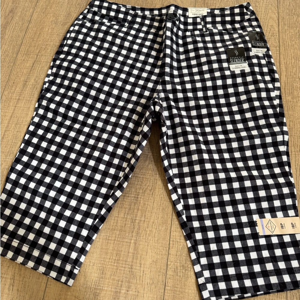 St. John's Bay Black and White Gingham Capris